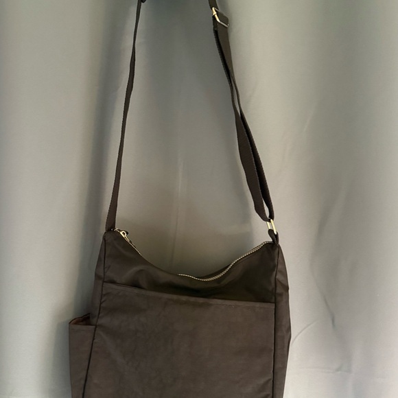 NWT- Mhcnll Black Crossbody Bag with Multiple Pockets - Picture 6 of 7